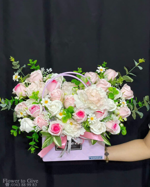 Giỏ hồng sáp-lụa chúc mừng-HT133
