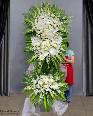 Kệ hoa chia buồn-hoa kính viếng-HT112