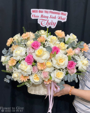 Giỏ hoa tặng nhân dip-HT275